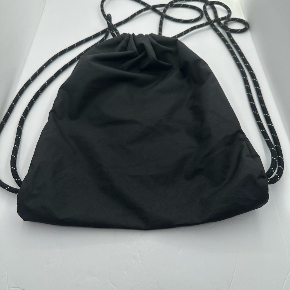 Nike Black Drawstring Sports Sack with White Logo and Red Accent - Picture 4 of 8